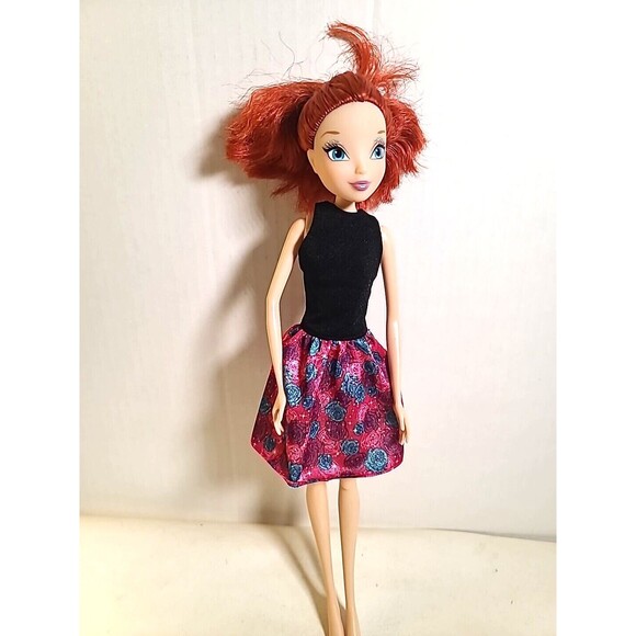 2012 Viacom & Rainbow Winx Club Fashion Fairy Doll Red Hair Sparkling Eye Makeup - Picture 1 of 5